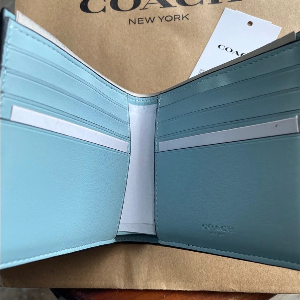Coach wallet - Picture 2 of 3
